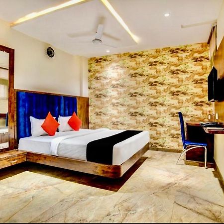 Hotel Vrindavan Prosperity Exterior foto