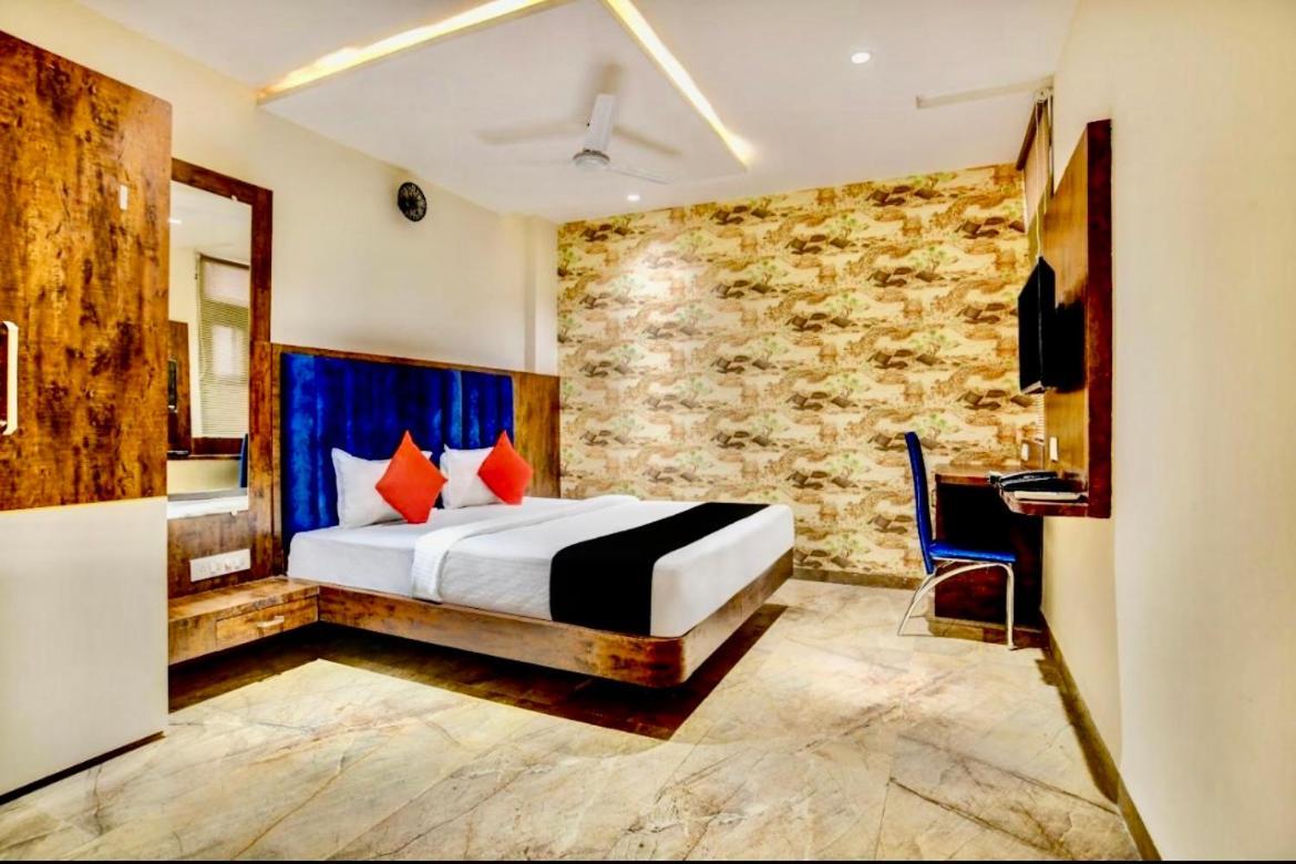 Hotel Vrindavan Prosperity Exterior foto